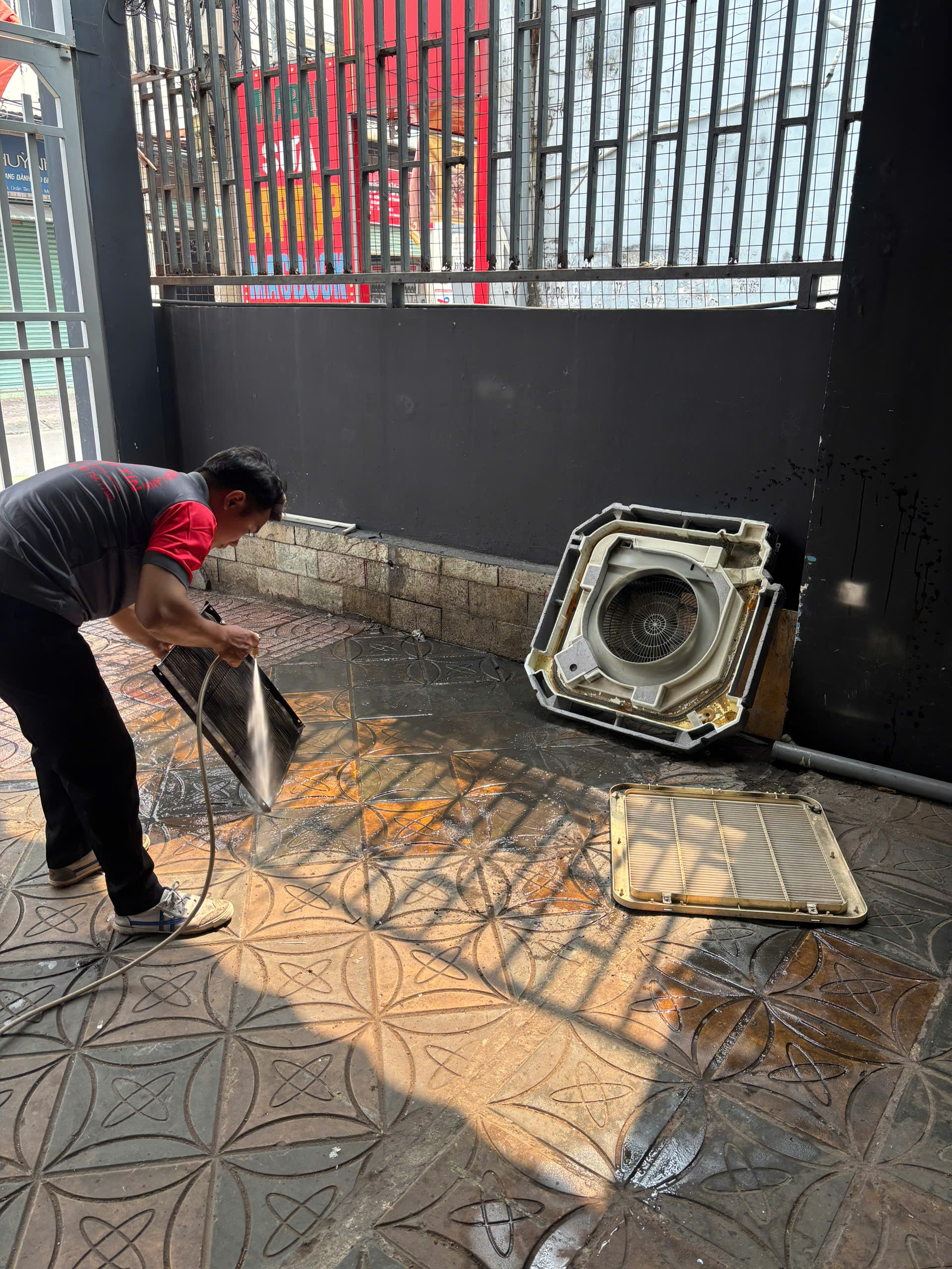 vệ sinh máy lạnh âm trần Gò Vấp